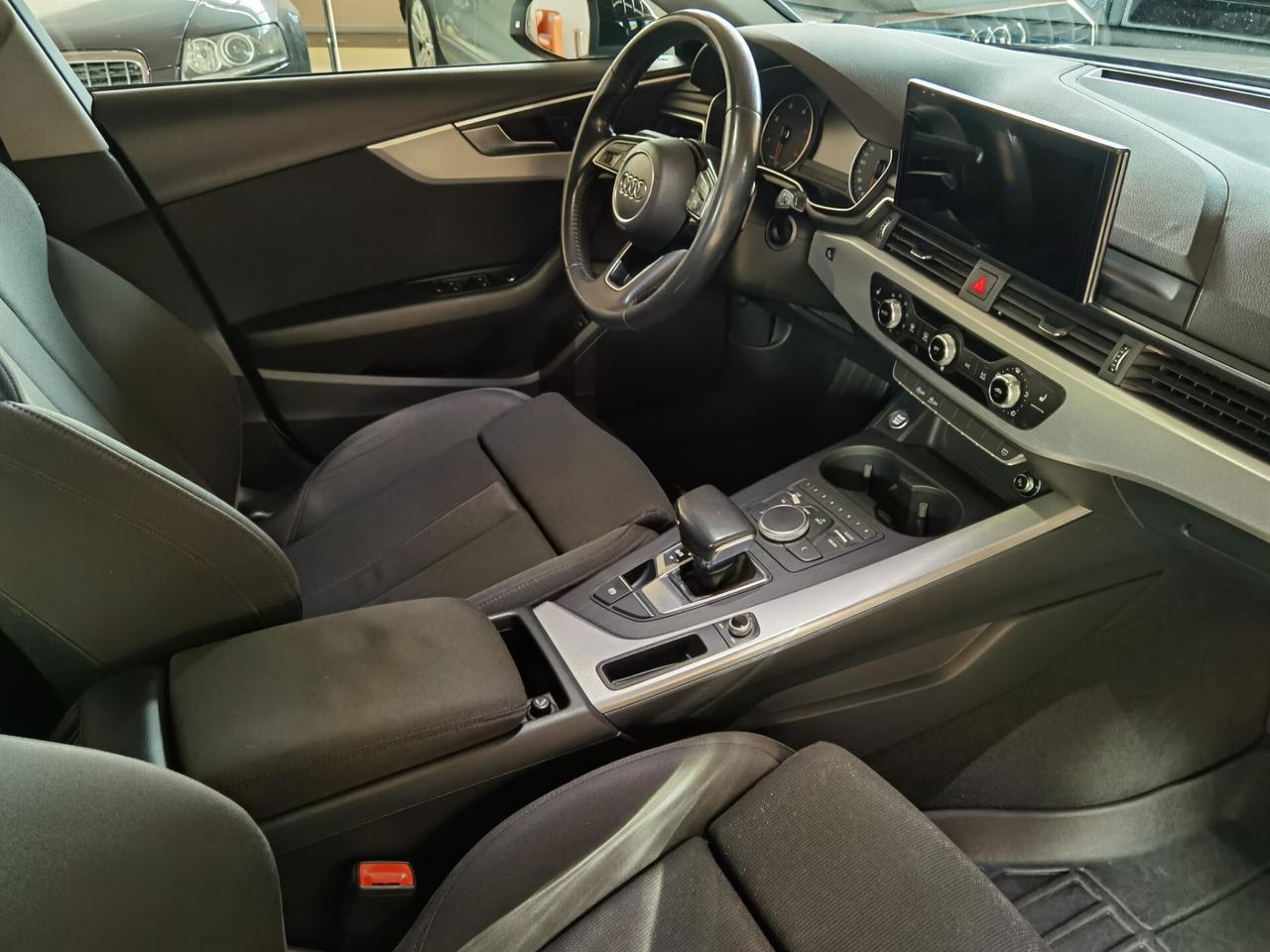 Audi A4 Avant 2.0 TDI 150 CV S tronic SLINE
