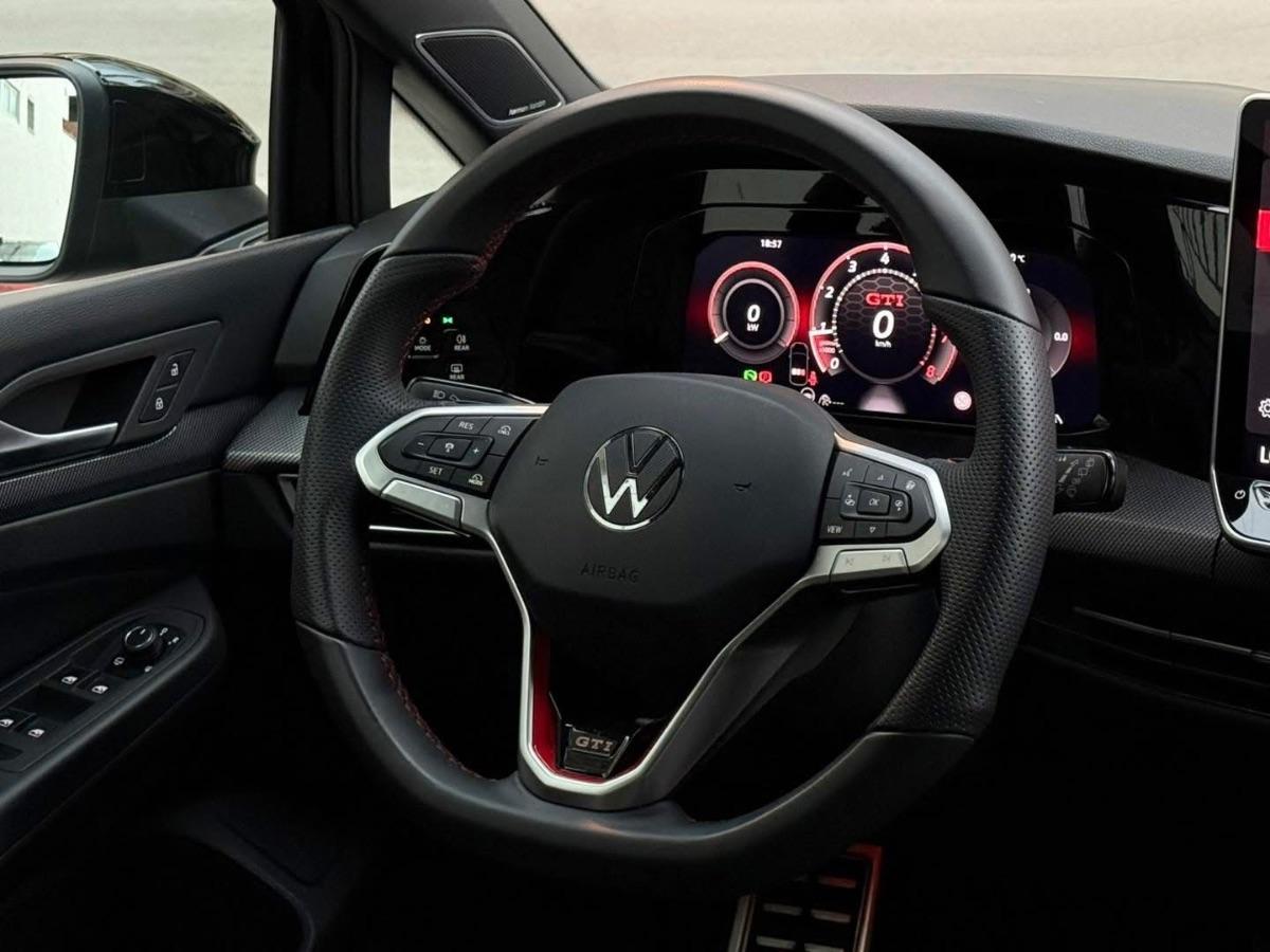Volkswagen Golf 8.5 GTI 2.0 TSI 265CV