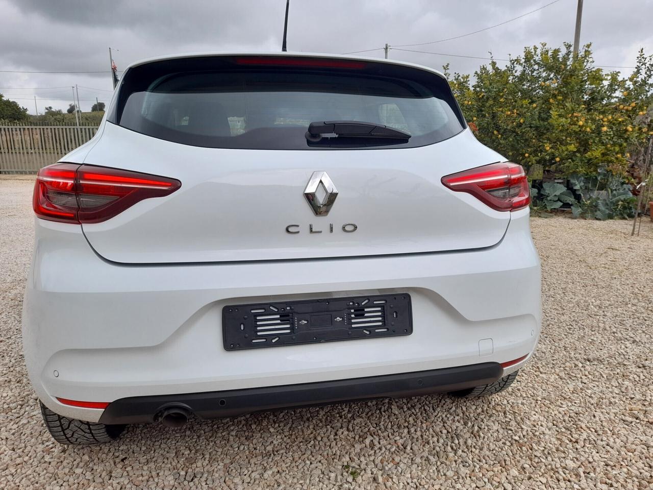 Renault Clio neopatentati 90 cv anno 2021 NAVI