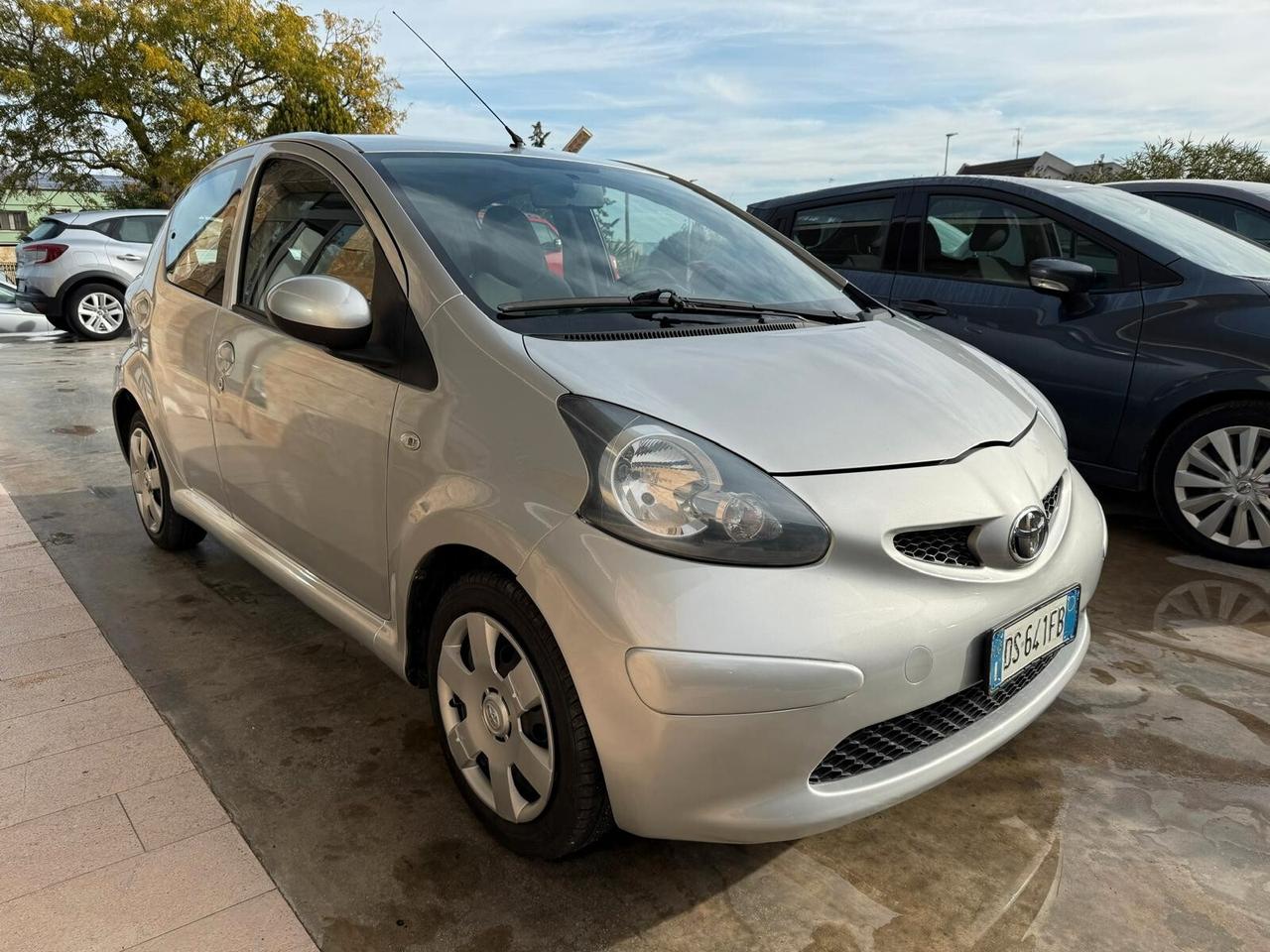 Toyota Aygo 1.0 12V VVT-i 5 porte Sol - AUTOMATICA