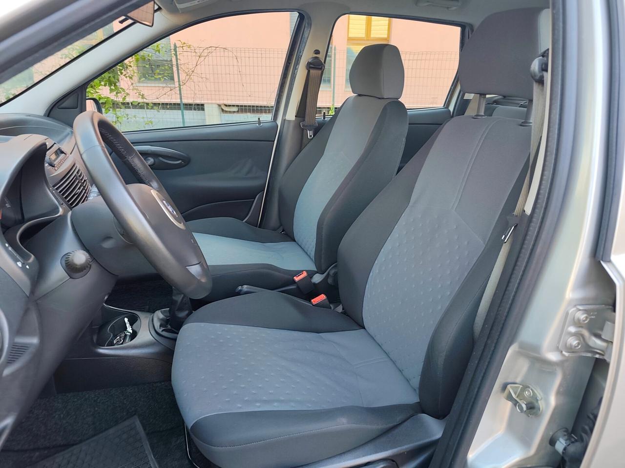 Fiat Punto 1.2 Benz euro 4 60 Milà km 5 p