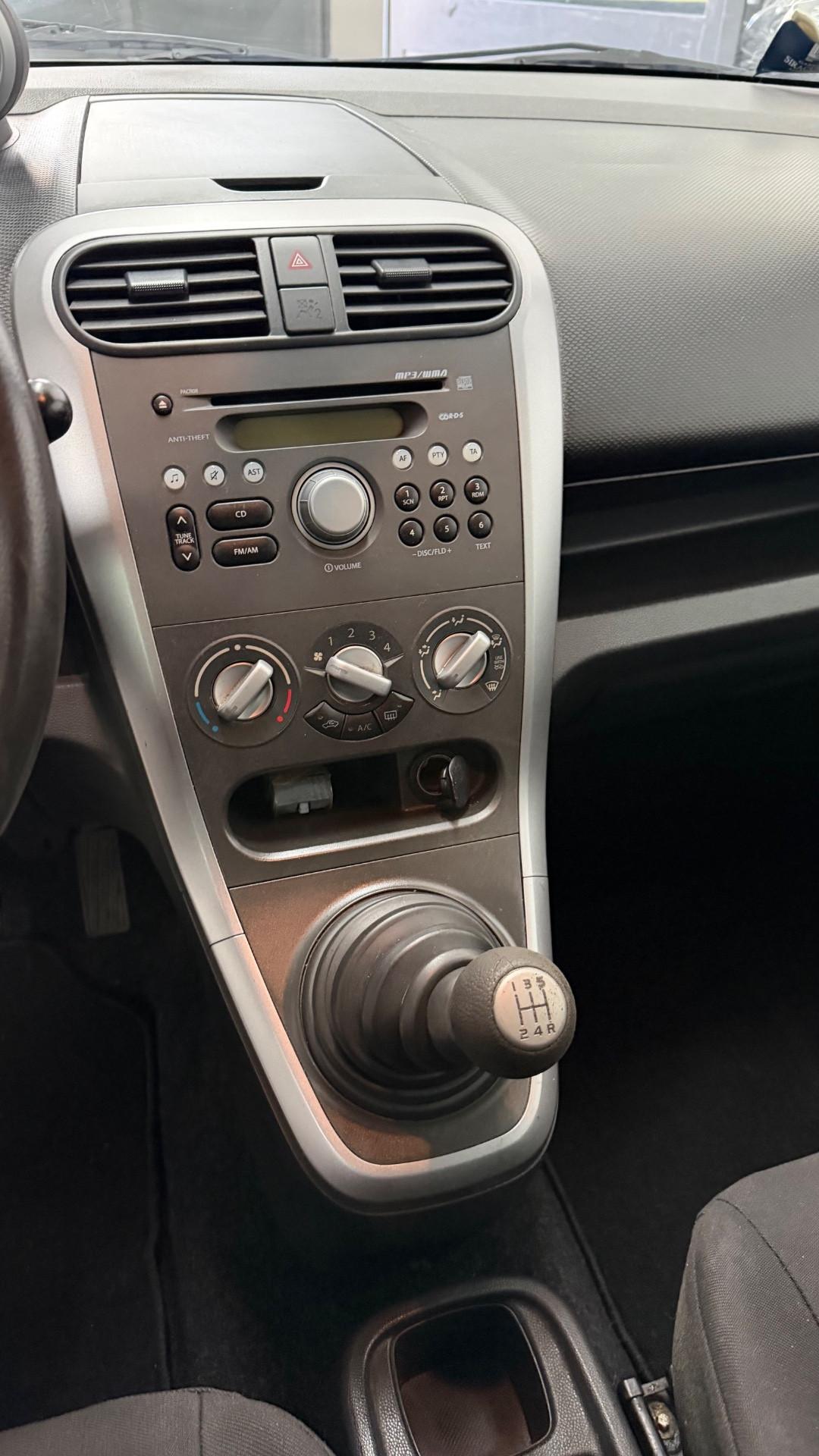 Suzuki Splash 1.0 VVT GLS Style 12/2011