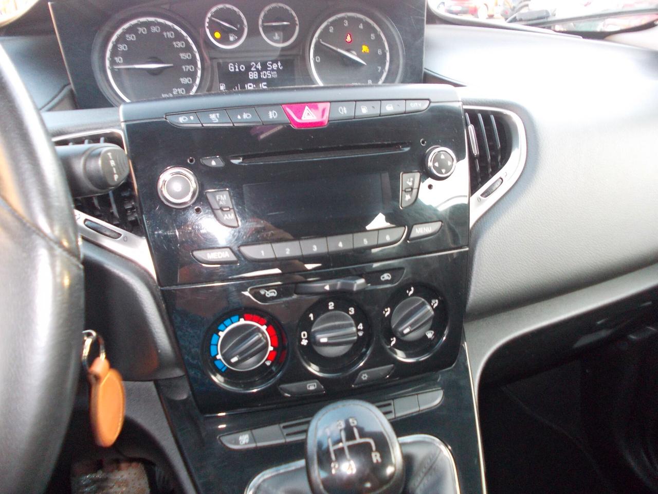 Lancia Ypsilon 1.2 69 CV 5 porte GPL Ecochic Gold-KM88105