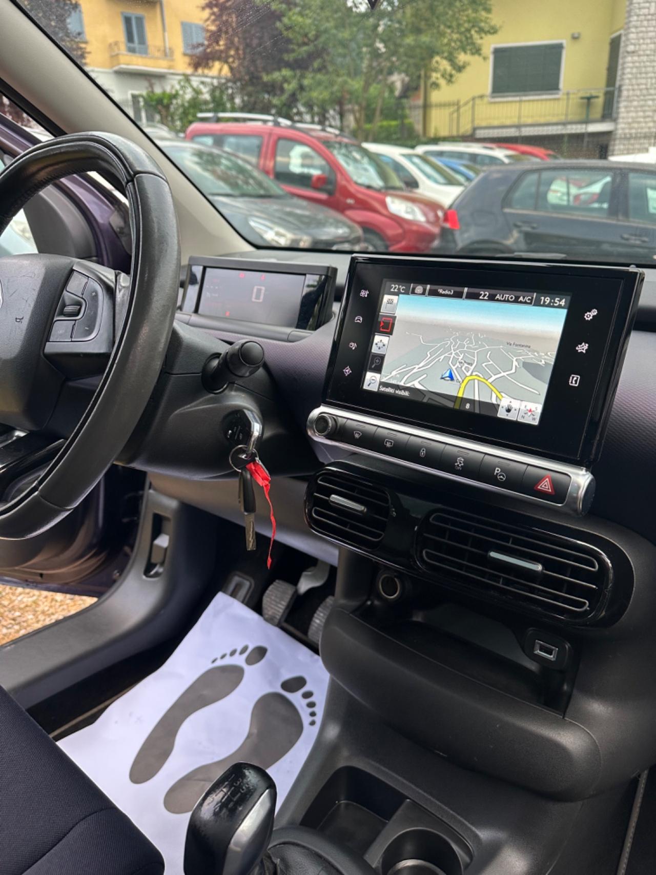 Citroen C4 CACTUS BLUEHDi 100 SHINE PANORAMA KMCERT