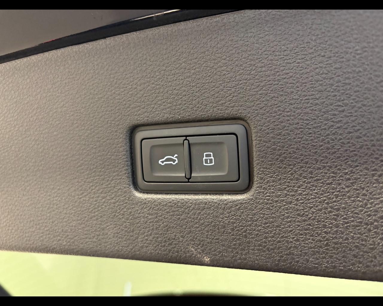 AUDI Q8 50 TDI MHEV QUATTRO TIPTRONIC S LINE EDITION