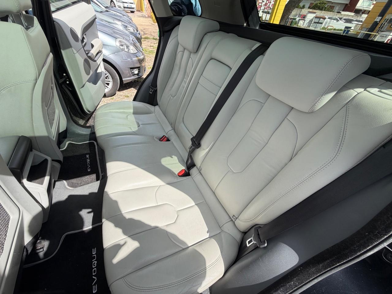 Land Rover RR Evoque 2.2 TD4 5p. Prestige