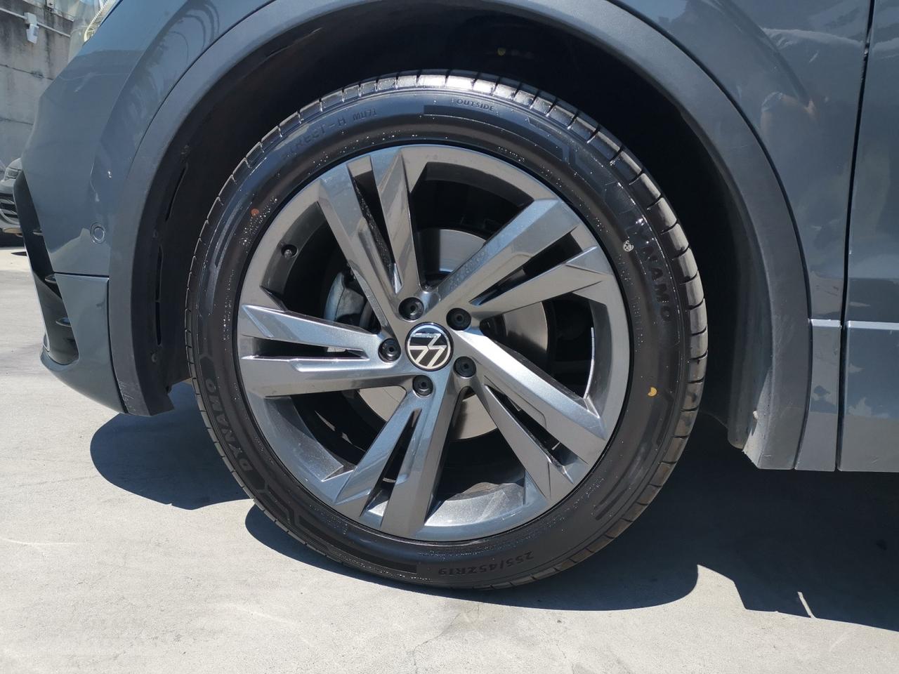 VOLKSWAGEN Tiguan II 2021 - Tiguan 2.0 tdi R-Line 150cv dsg