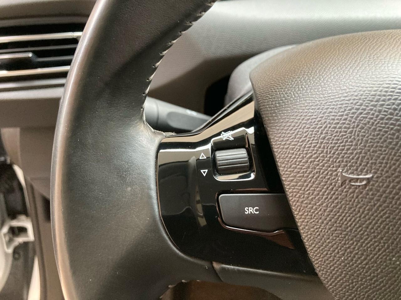 Peugeot 308 1.6 HDi -X NEOPATENTATI- 2014