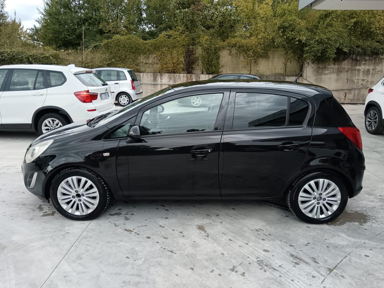 Corsa 5 porte GPL "UNIPROPRIETARIO"