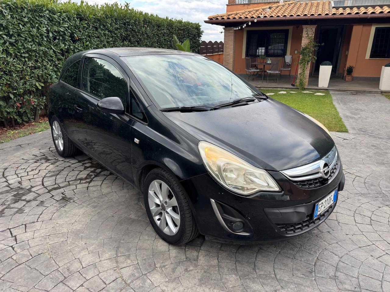 Opel Corsa 1.2 GPL - 2012