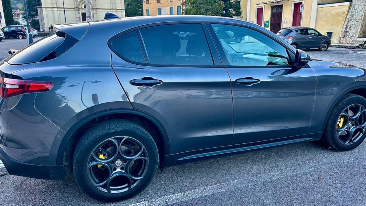 Alfa Romeo Stelvio 2.2 Turbodiesel 180 CV MOTORE NUOVO!!!