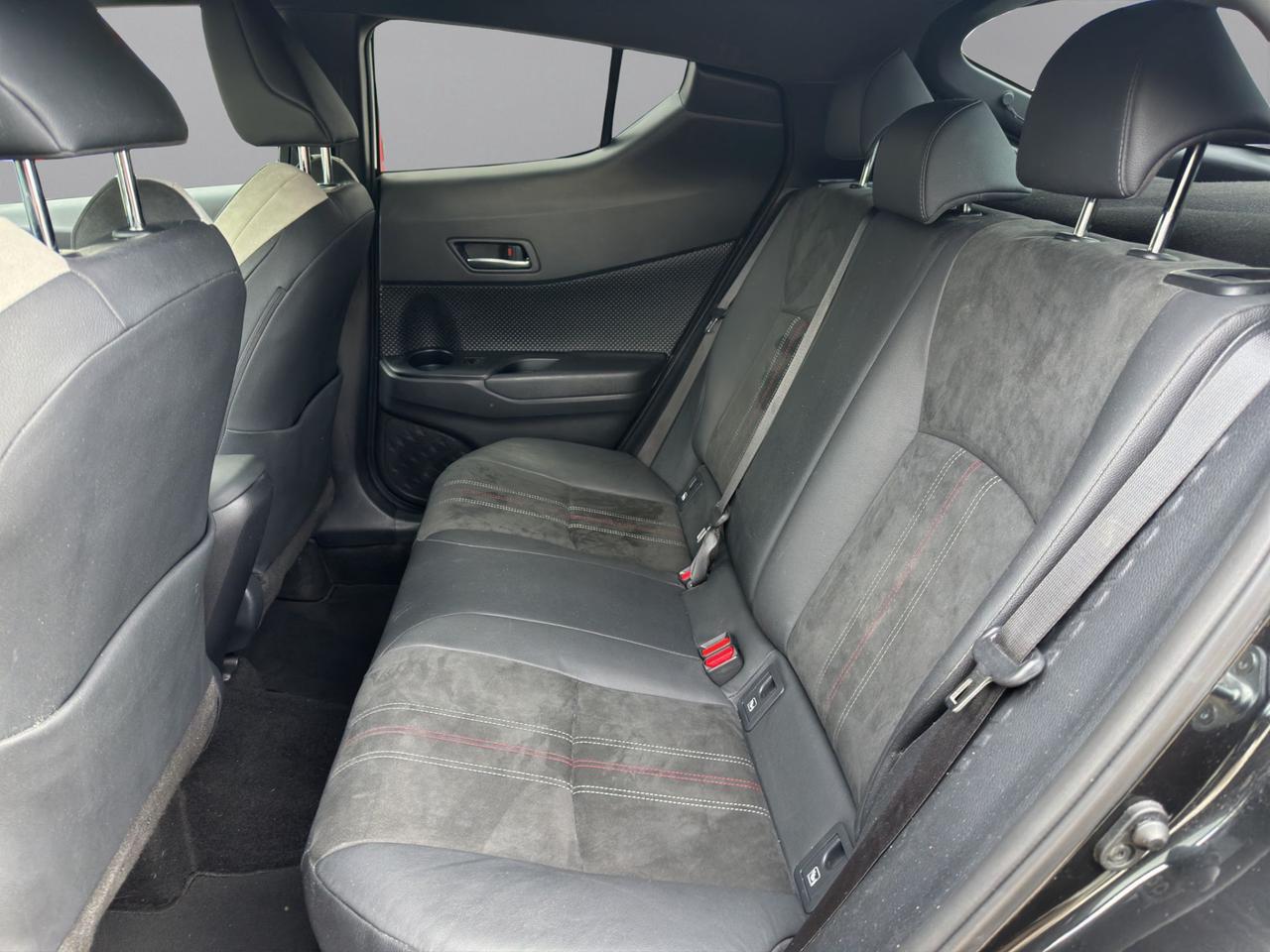 Toyota C-HR 2.0h GR Sport Black edition e-cvt