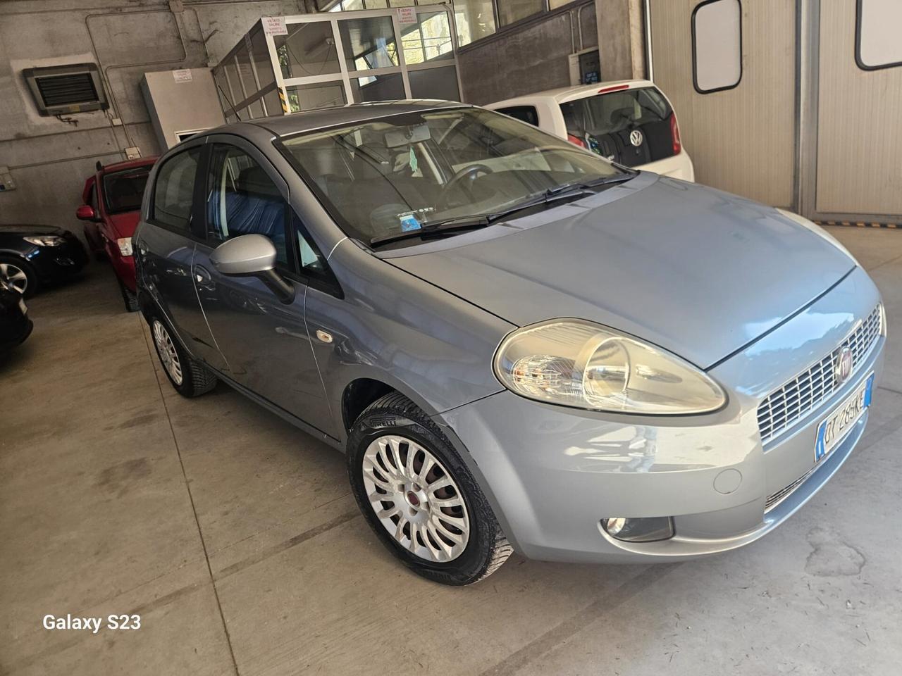 AUTO LOW-COST DA €1.999 A €2.999