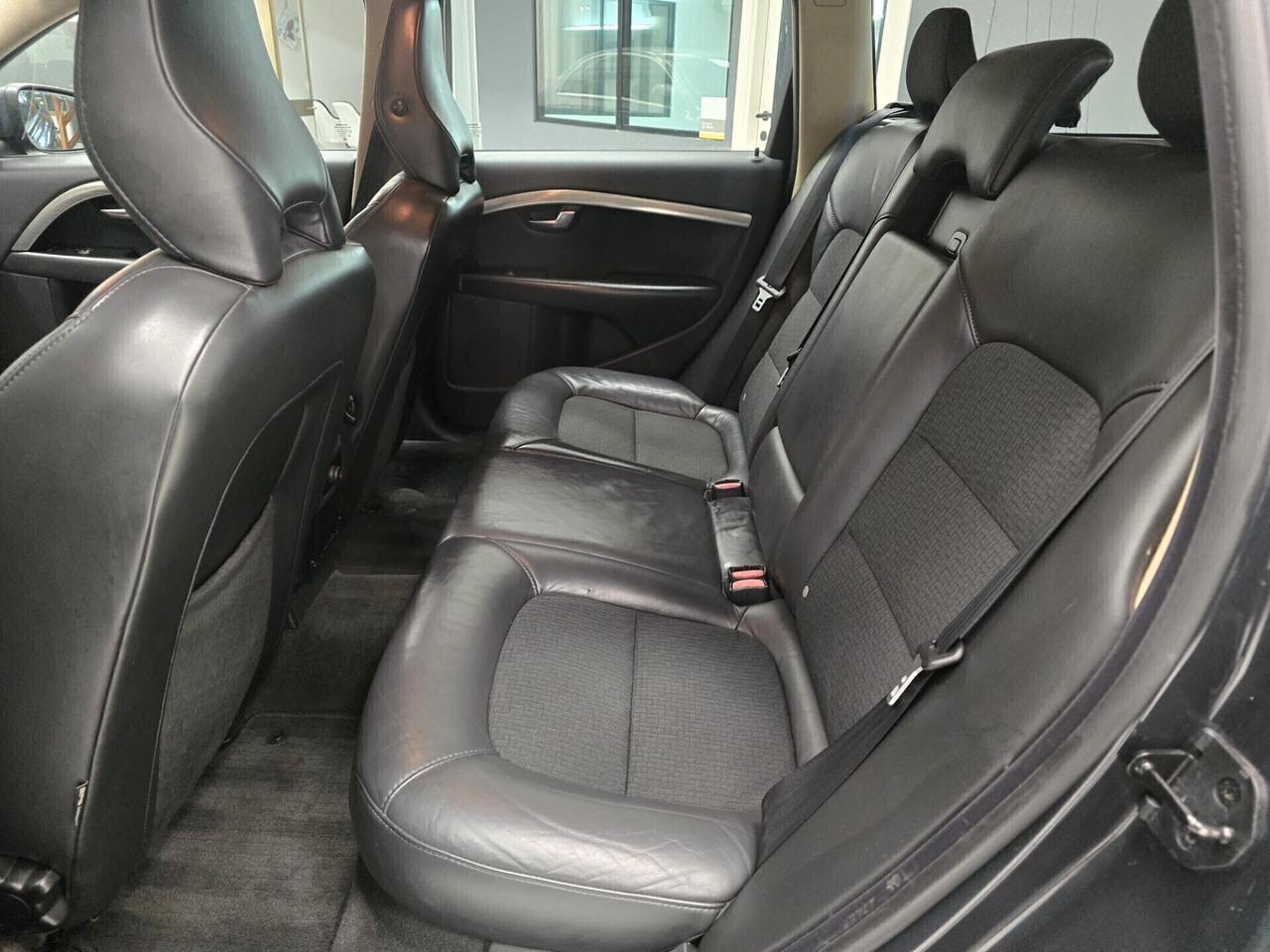 Volvo V70 2.4 d5 185 cv Momentum 2009