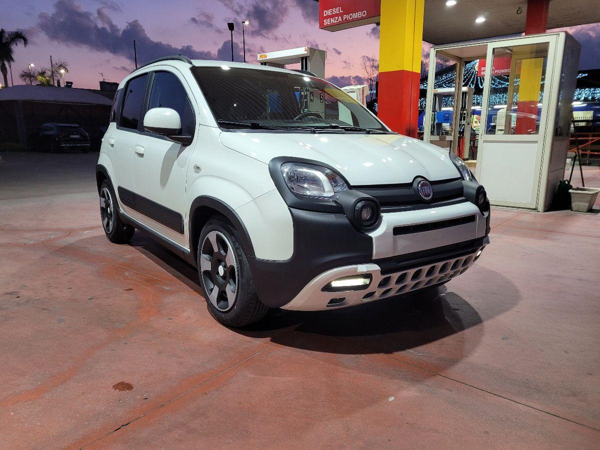 FIAT - Panda - 1.0 FireFly S&S Hybrid City Cross