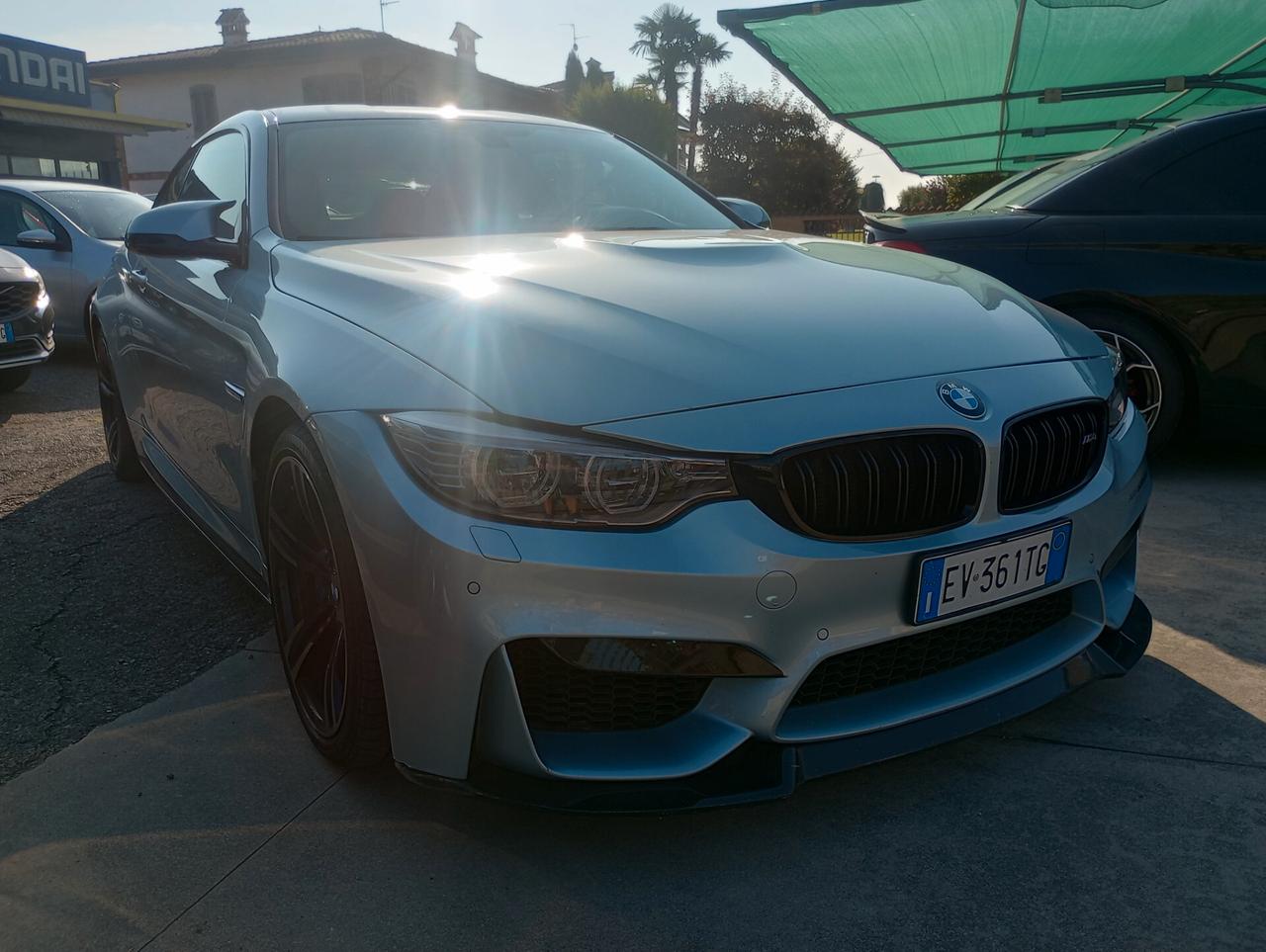 Bmw M4 DKG, Akrapovic