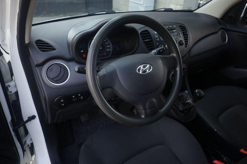 Hyundai i10 Hyundai i10 1.1 Like bluedrive Gpl 51KW ANNO 2012