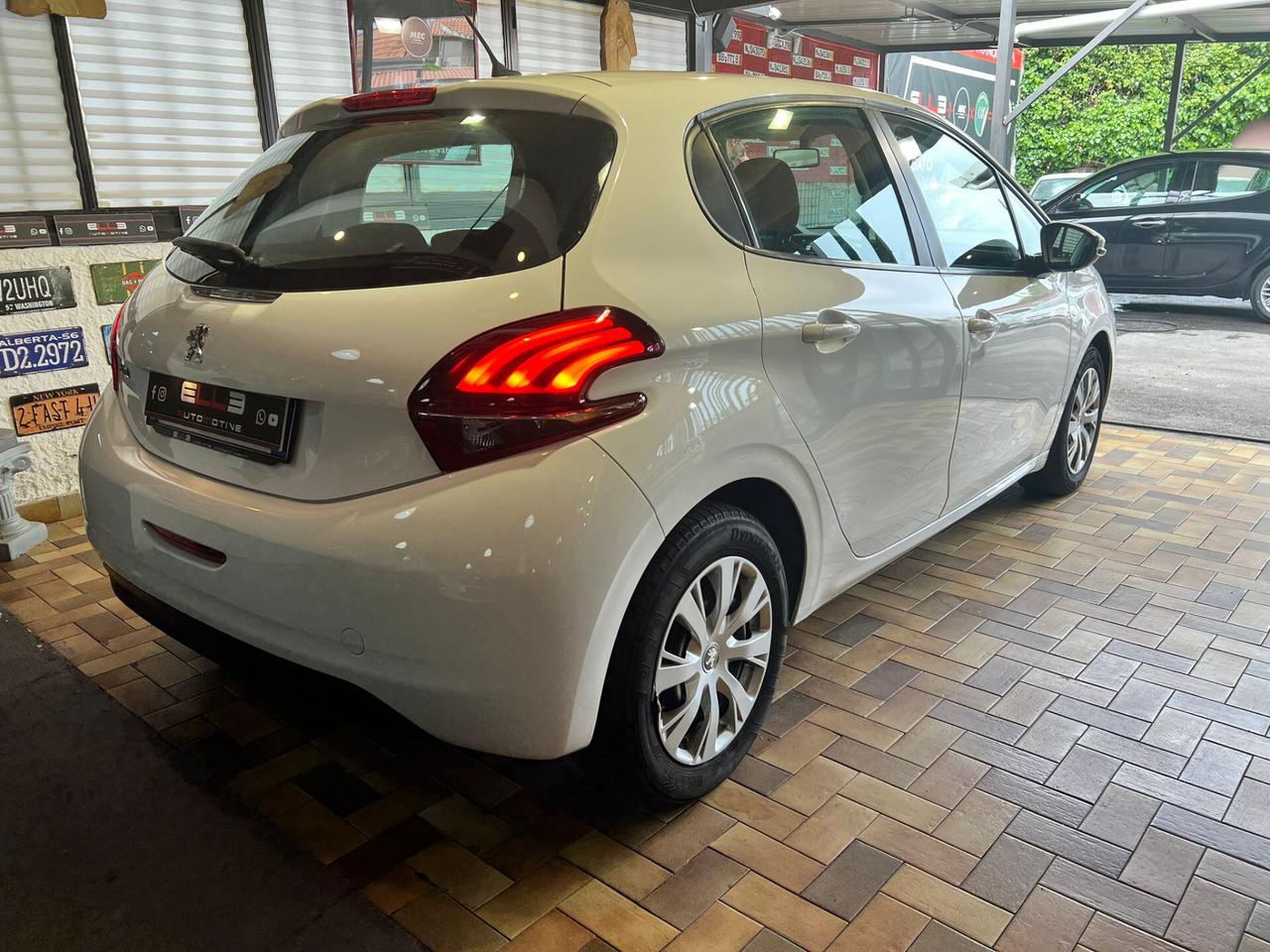 Peugeot 208 1.4 HDi 68 CV NEOPATENTATO