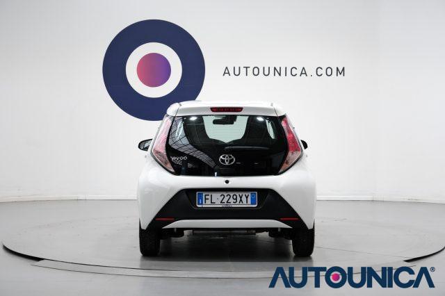 TOYOTA Aygo 1.0 VVT-i 69 CV 5 PORTE X-COOL TSS NEOPATENTATI