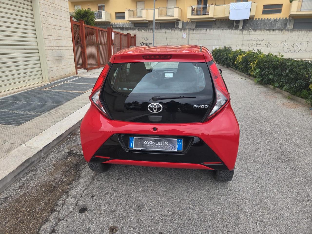 Toyota Aygo 1.0 VVT-i 72 CV 5 porte x-play MMT