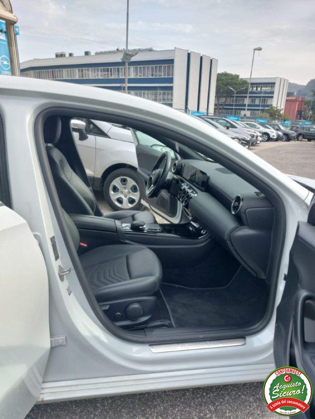 MERCEDES-BENZ A 180 d Automatic Premium