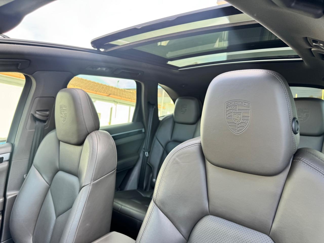 Porsche Cayenne 3.0 Diesel Platinum Edition open edition Porsche approved