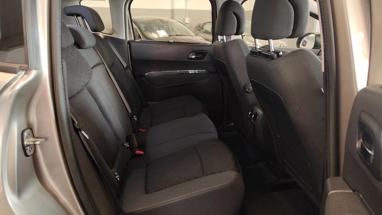 Peugeot 3008 1.6 HDi 115CV Business Grip-Control