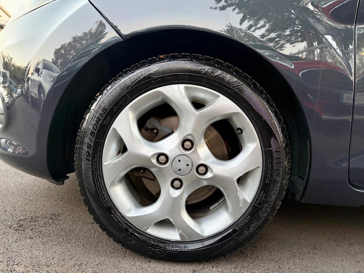 Ford Fiesta 5 Porte Fiesta 5p 1.4 16v Titanium Business Gpl