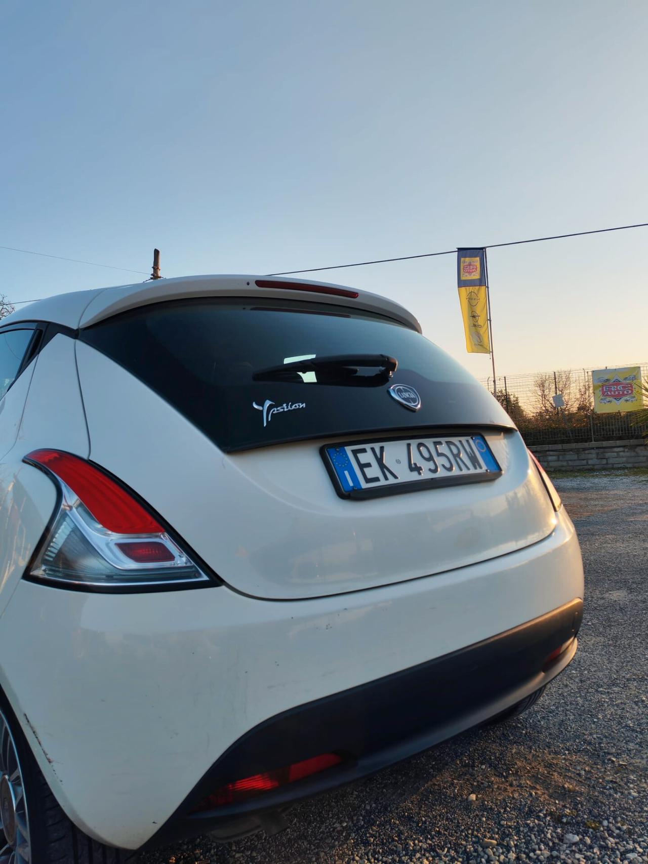 Lancia Ypsilon 1.2 69 CV 5 porte GPL Ecochic Gold