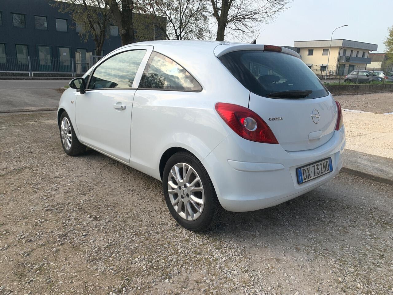 Opel Corsa 1.2 80CV 3 porte GPL-TECH Enjoy