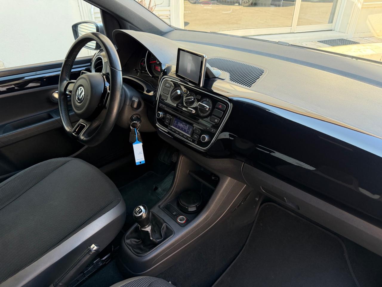 Volkswagen up! 1.0 METANO 2015