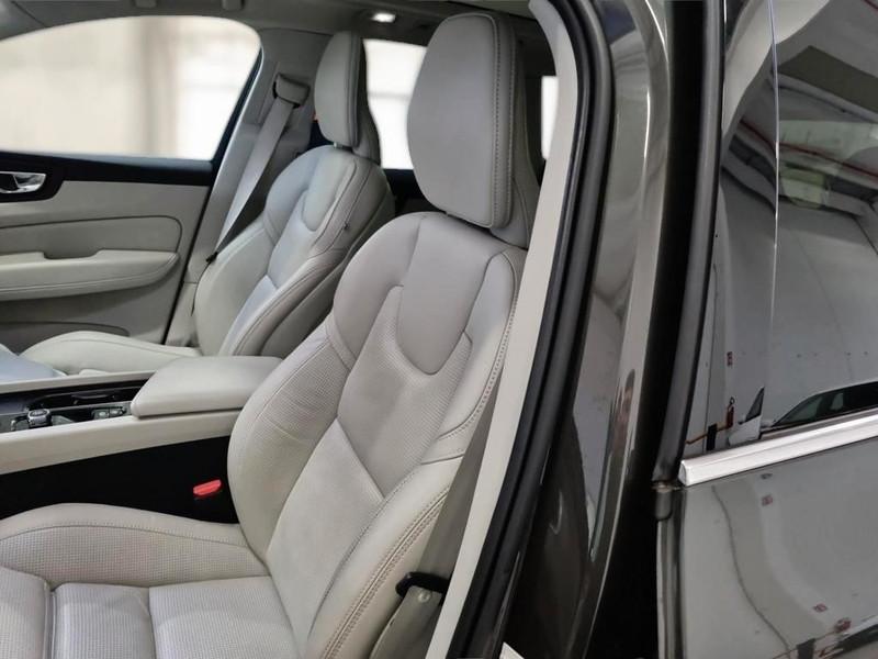 VOLVO XC60 T6 PLUG-IN AWD AUTO RECHARGE INSCR. SUV