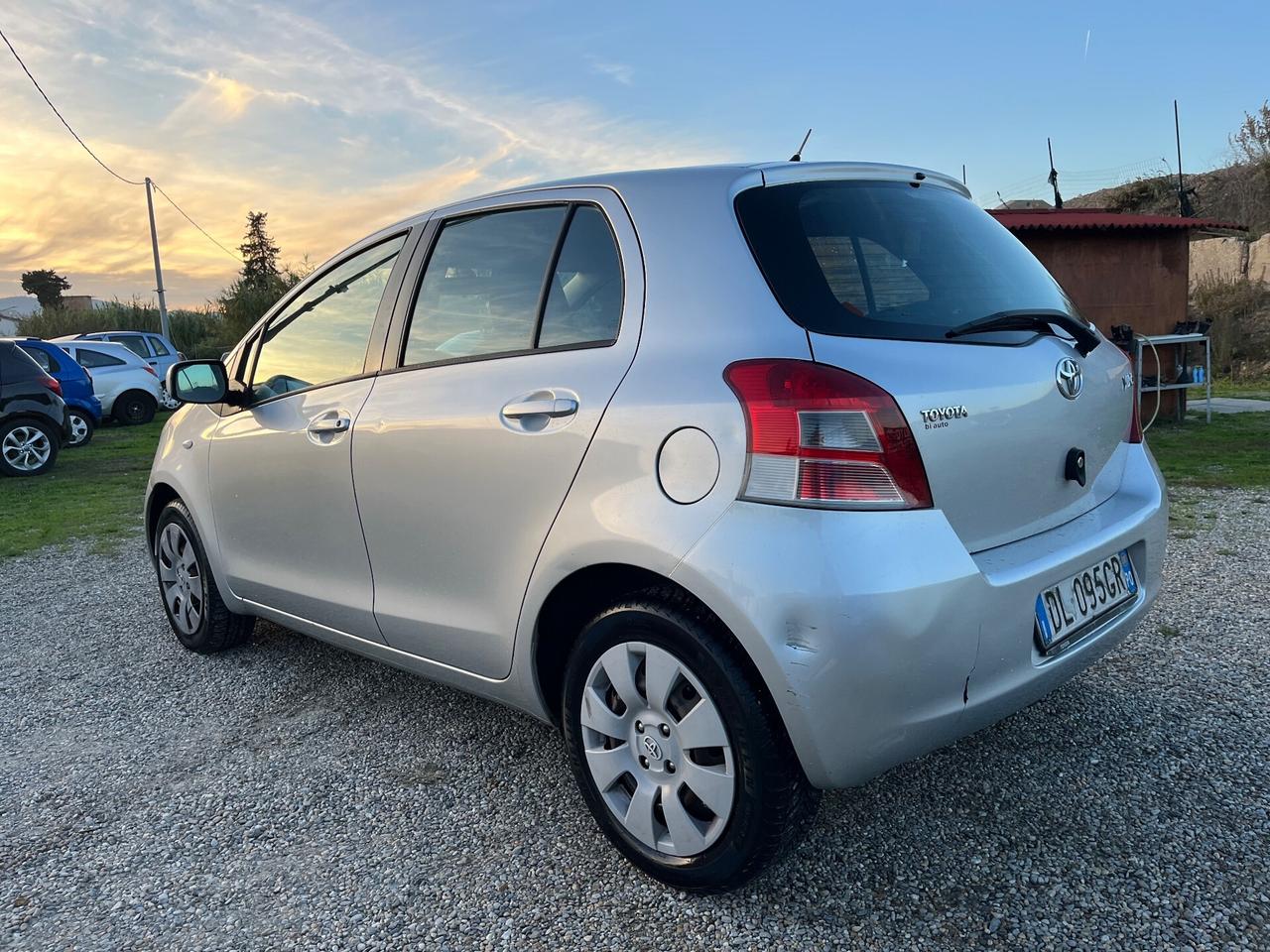 Toyota Yaris 1.0 5 porte Sol
