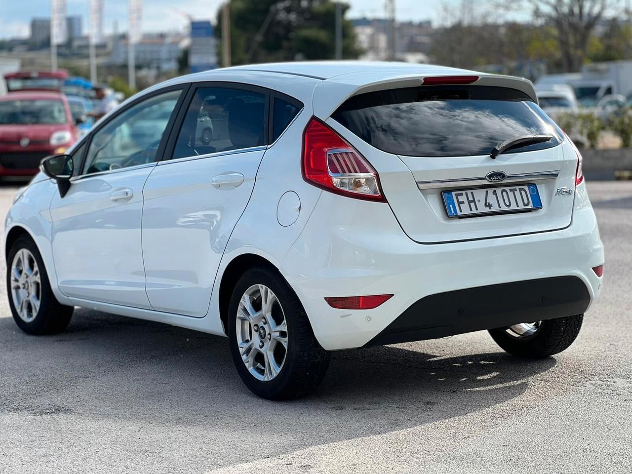 Ford Fiesta 1.5 TDCi 75CV 5 porte Titanium