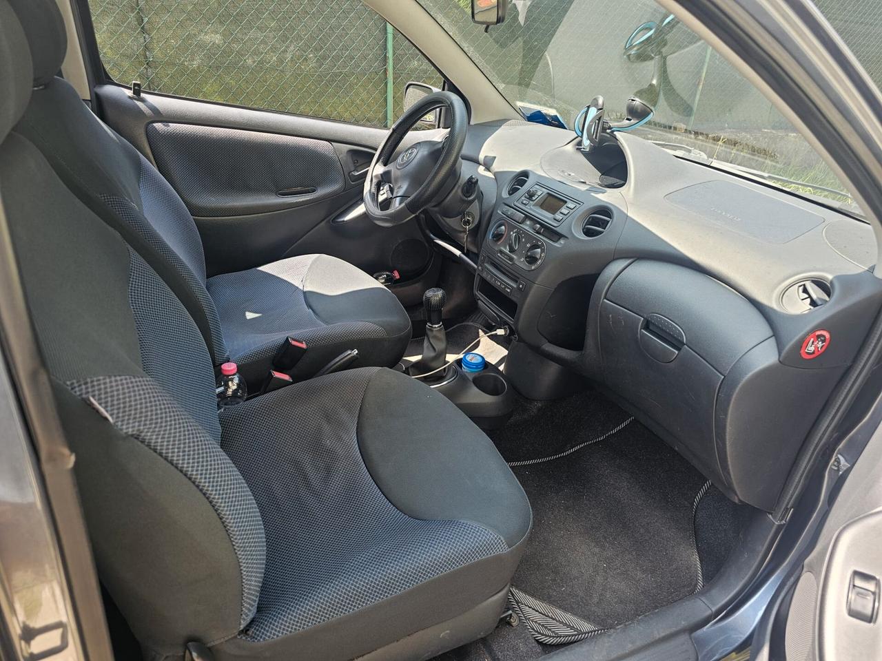 Toyota Yaris 1.0i 16V cat 3 porte Sol