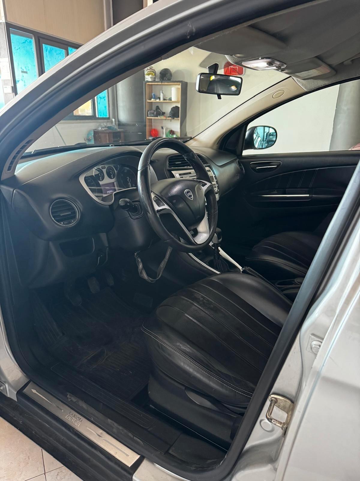 Lancia Delta 1.6 MJT DPF Platino
