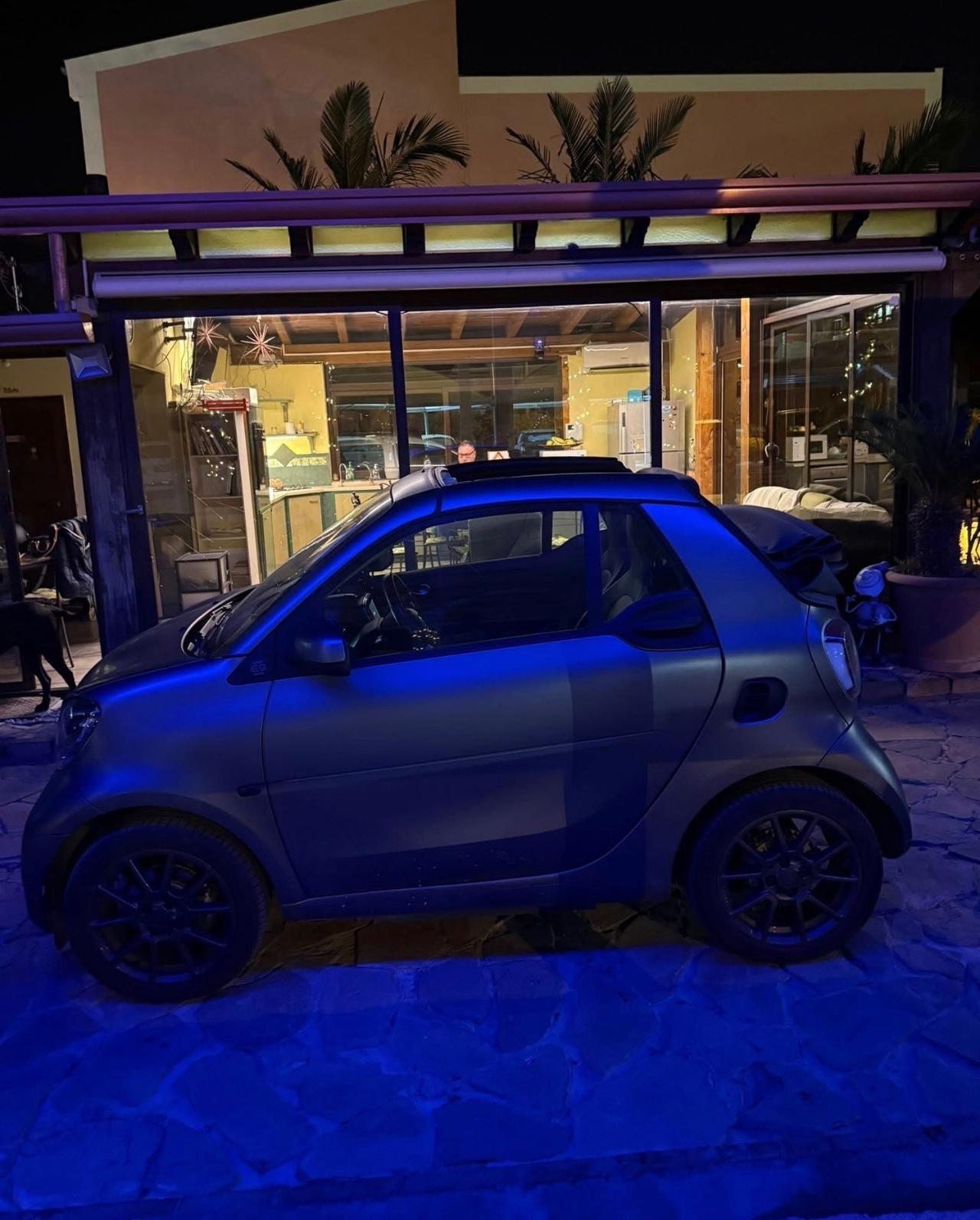 Smart ForTwo EQ cabrio Suitegrey (22kW)