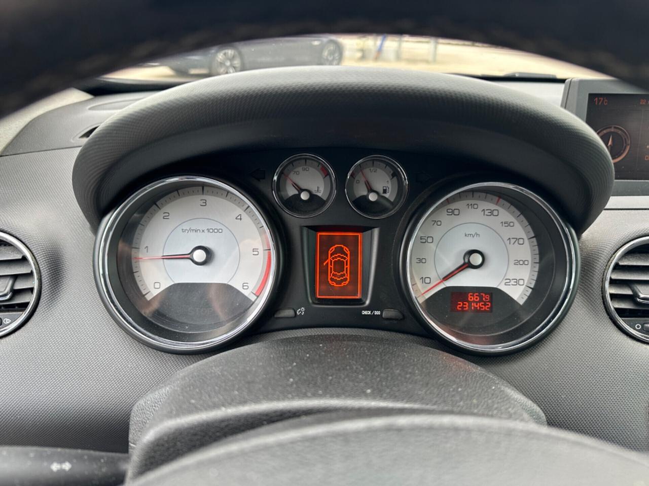 Peugeot 308 2.0 HDi 5p. Féline