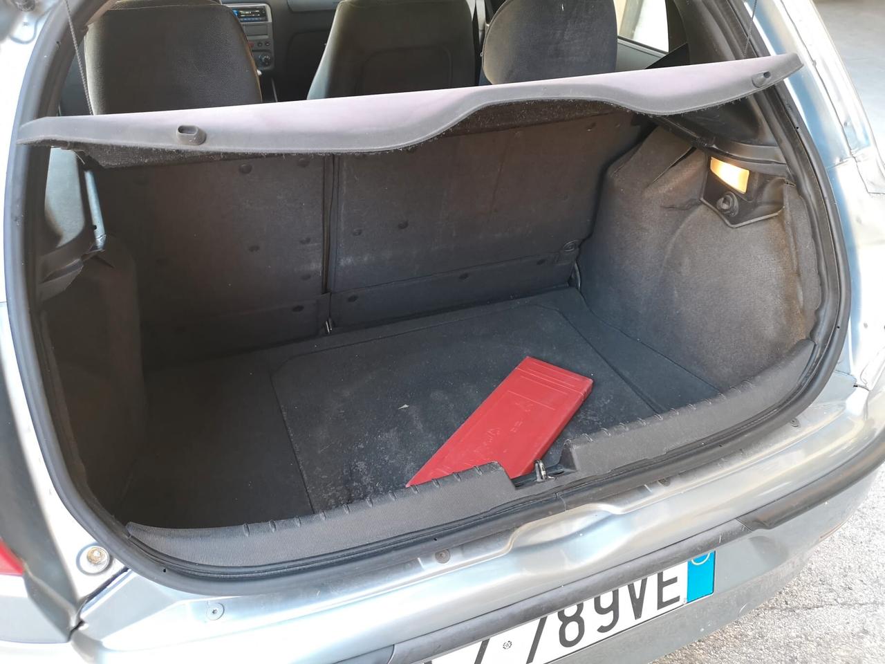 Alfa Romeo 147 1.9 JTD (115 CV) cat 5p. Distinctive