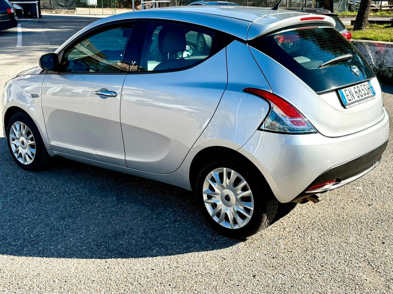 Lancia Ypsilon 1.3 MJT 16V 95 CV 5 porte S&S Silver