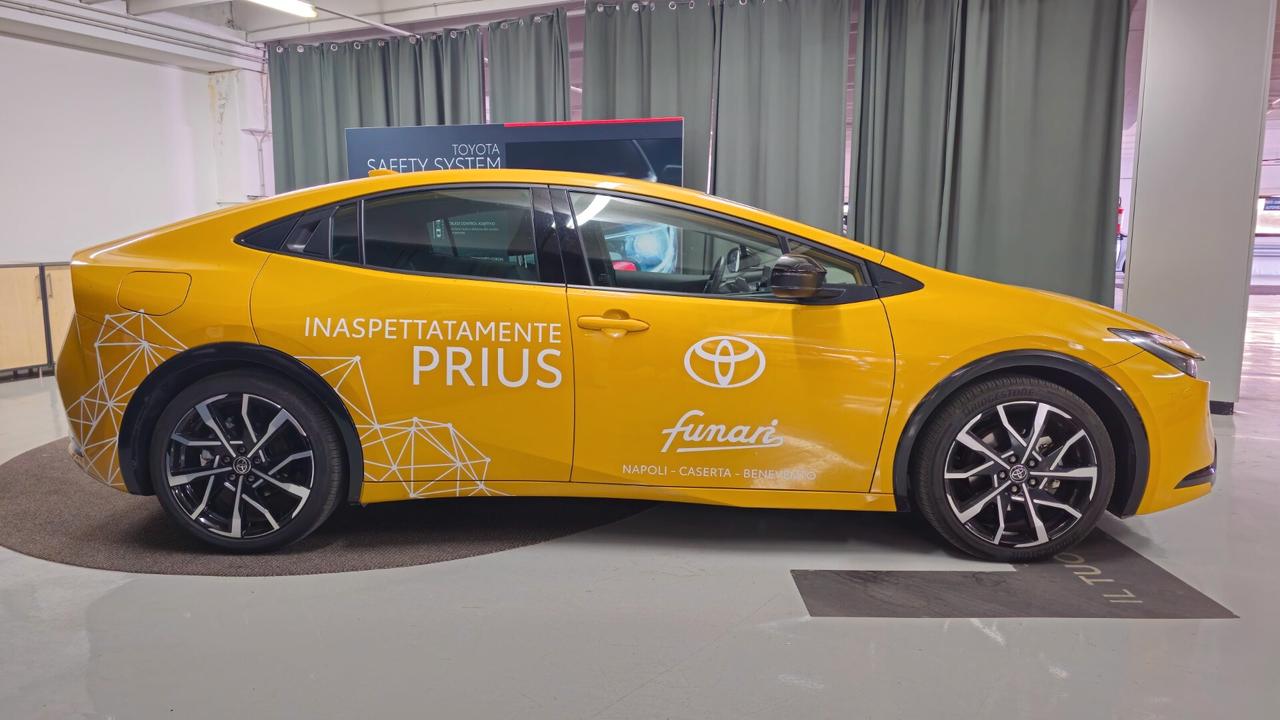 Toyota Prius 2.0 Plug-in Hybrid Lounge