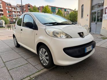 Peugeot 107 1.0 68CV 3p. Sweet Years 2Tronic