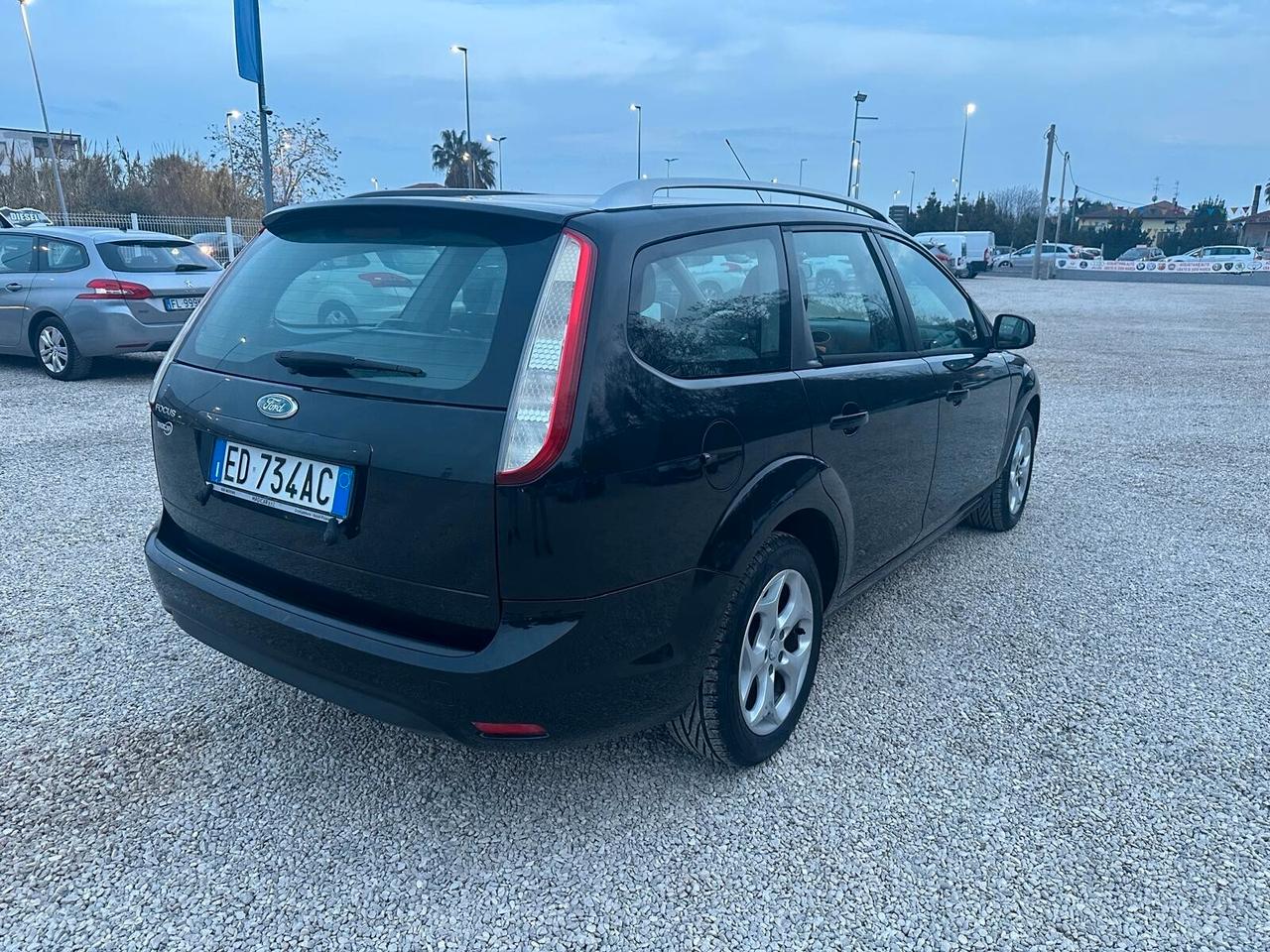 Ford Focus 1.6 (115CV) 5p. Bz.- GPL Titanium