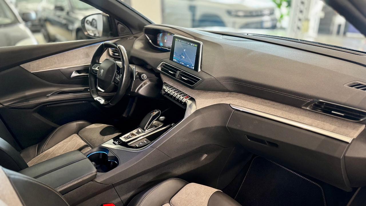 Peugeot 3008 Hybrid4 300 e-EAT8 GT Line