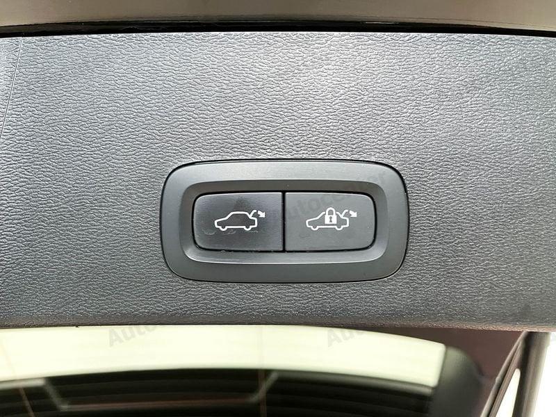 Volvo XC40 Recharge XC40 PURE ELETTRIC SINGLE MOTOR FWD PLUS **AUTOCARRO 4 POSTI**