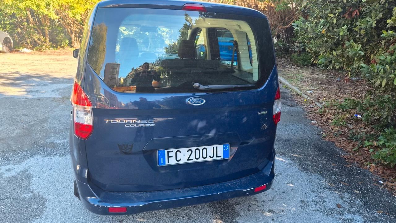 Ford Tourneo Courier 1.0 EcoBoost 100 CV Titanium