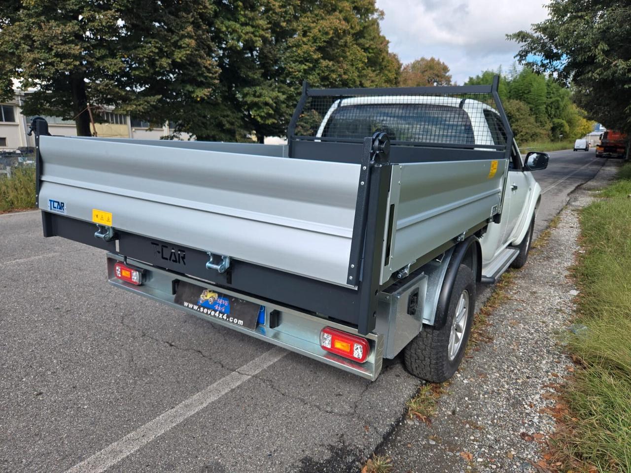 Mitsubishi L200 2.5 DI-D 2 Porte 2015- CON CASSONE RIBALTABILE!
