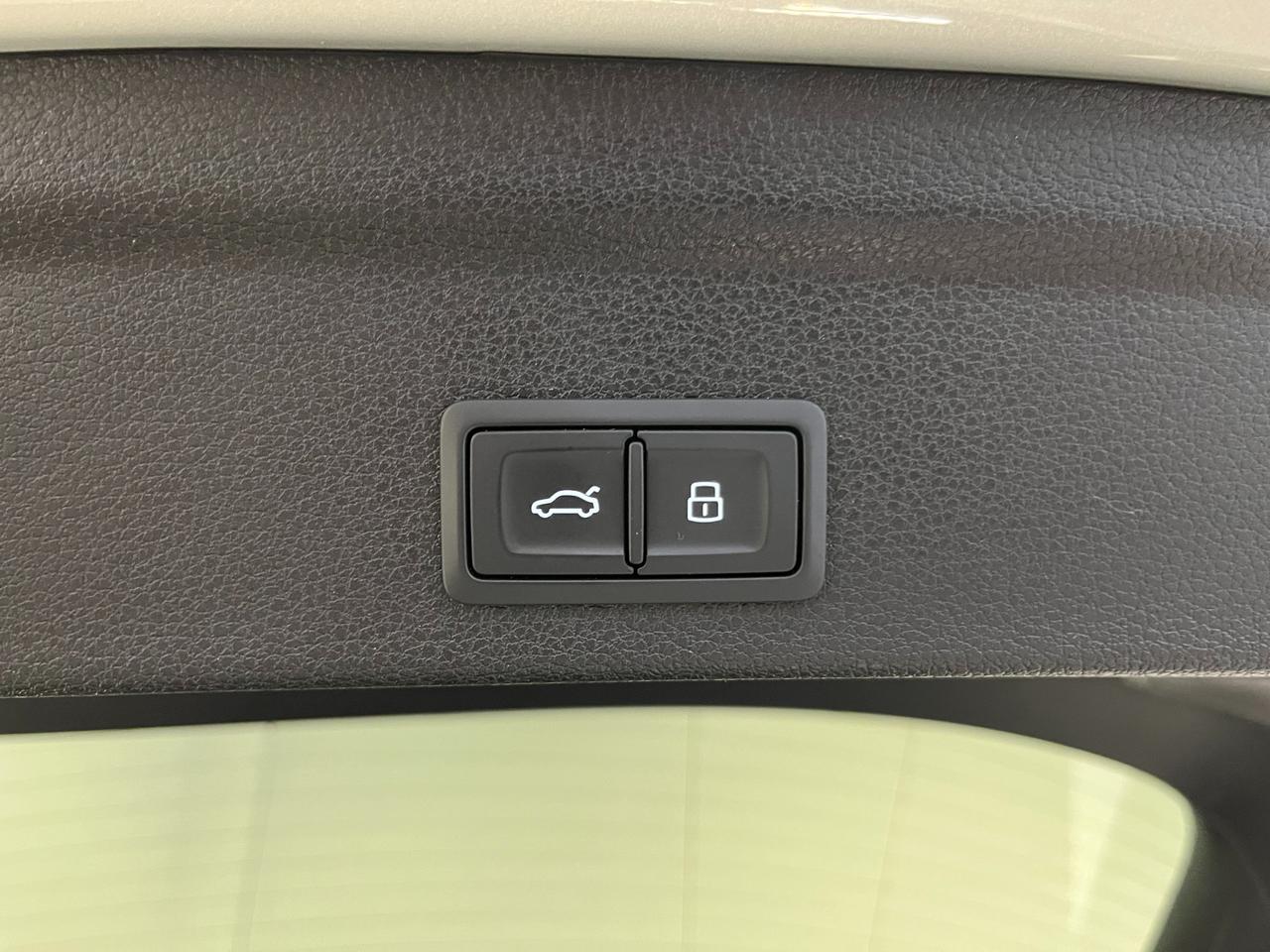 AUDI Q3 SPORTBACK 45 TFSI-E S-TRONIC IDENTITY BLACK
