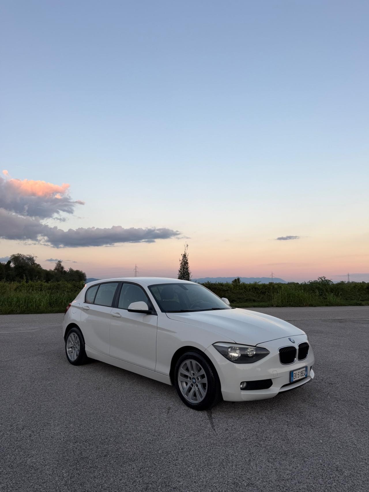 Bmw 116 116i 5p. Urban