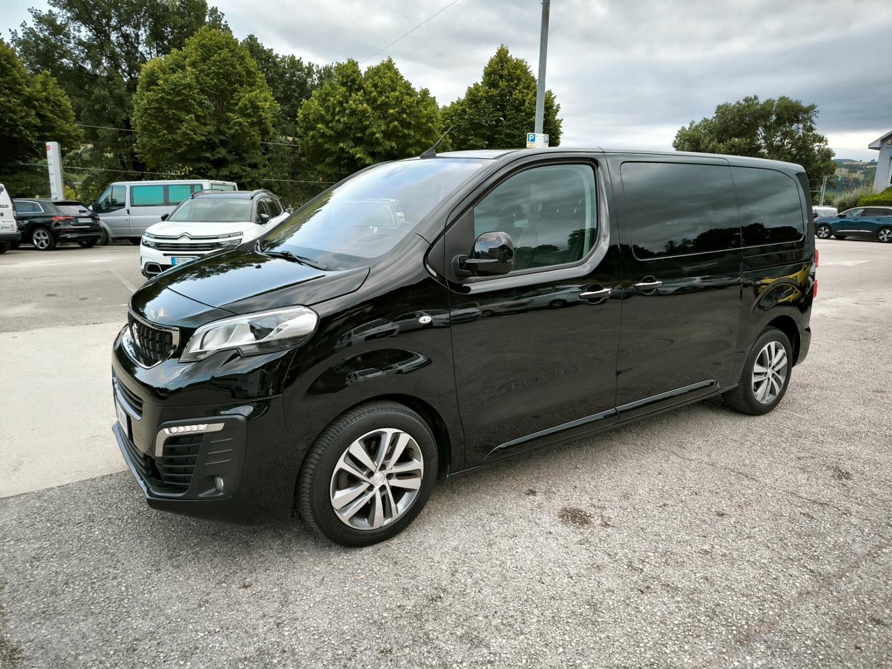 Peugeot Traveller BlueHDi 180 S&S EAT8 Standard Business Vip